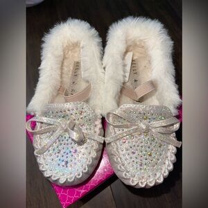 Baby/Toddler Sparkly Slippers - Size 8 - Kelly & Katie